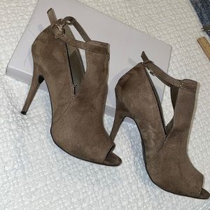 Open toe pump with a bootie feel!
